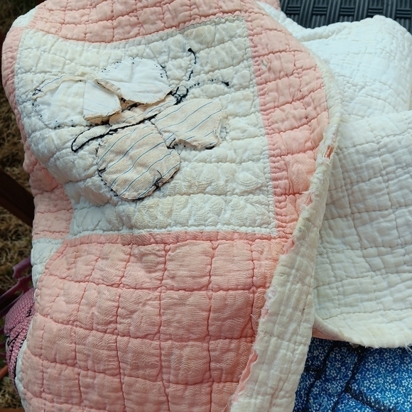 Vintage Butterfly Hand Quilted Quilt - Picture 10 of 16